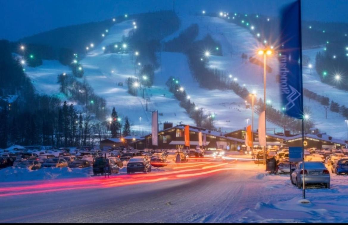 Condo Ski-In Ski-Out Stoneham Zewnętrze zdjęcie