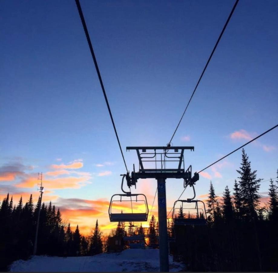 Condo Ski-In Ski-Out Stoneham Zewnętrze zdjęcie